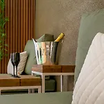 The Newport Included 3h Private Indoor Welnes & Use E-bikes ベッド・アンド・ブレックファスト ニーウポールト