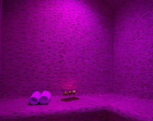 The Newport Included 3h Private Indoor Welnes & Use E-bikes