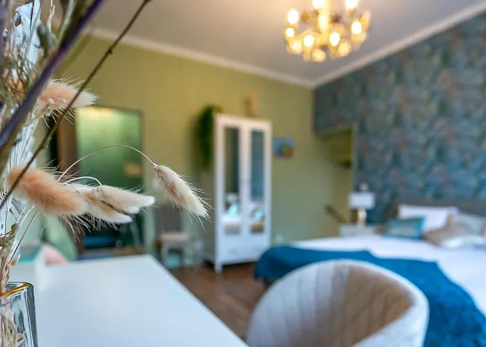 The Newport Included 3h Private Indoor Welnes & Use E-bikes Bed & Breakfast