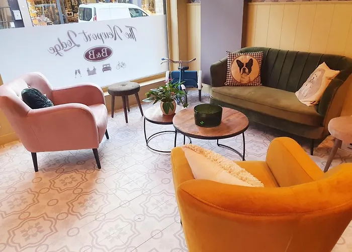 The Newport Included 3h Private Indoor Welnes & Use E-bikes Bed & Breakfast