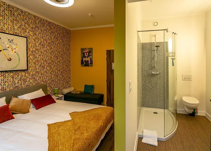 The Newport Included 3h Private Indoor Welnes & Use E-bikes Bed & Breakfast