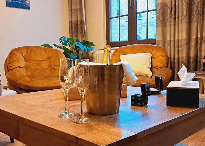 The Newport Included 3h Private Indoor Welnes & Use E-bikes Bed & Breakfast